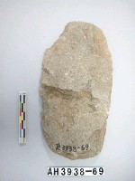 藏品(中型舌刃打製石斧)的圖片